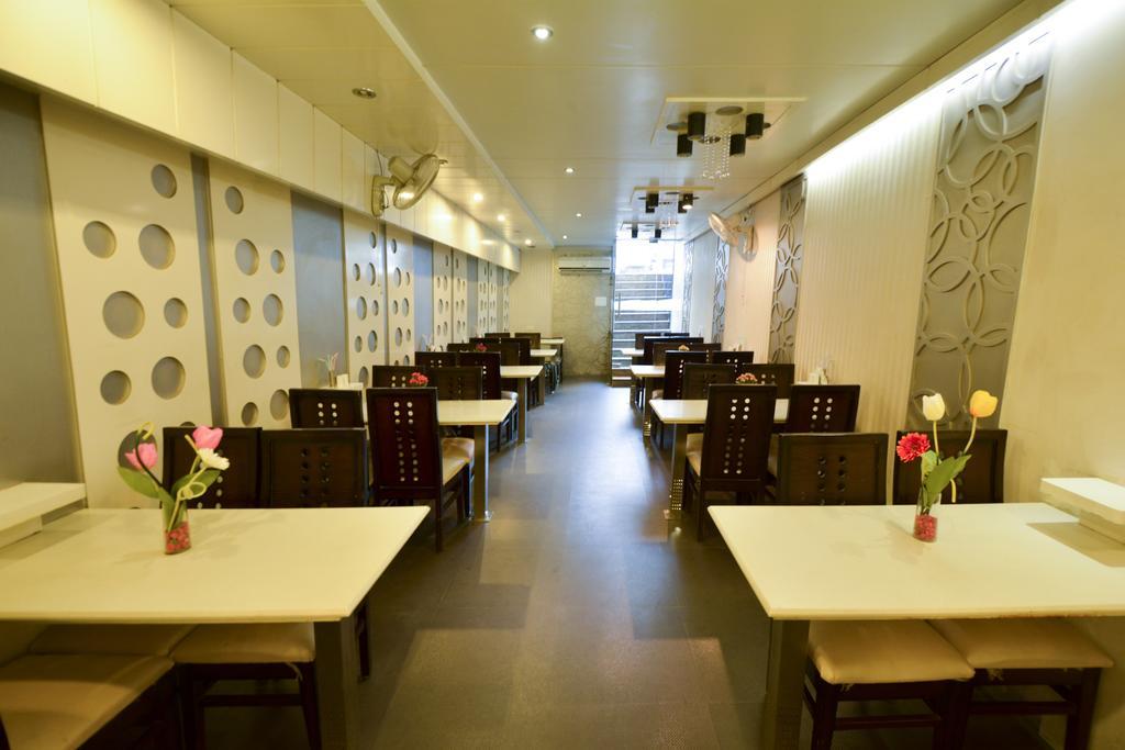 Hotel Central Residency Varanasi Exterior foto