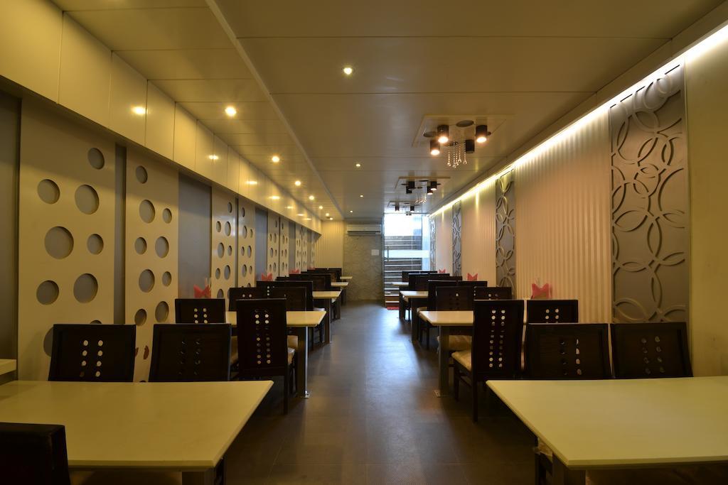 Hotel Central Residency Varanasi Exterior foto